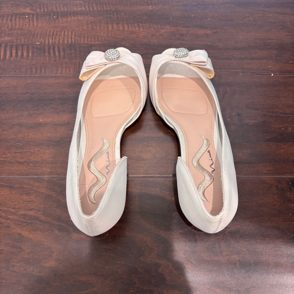 Nina Bow embellished heels - Picture 4 of 6